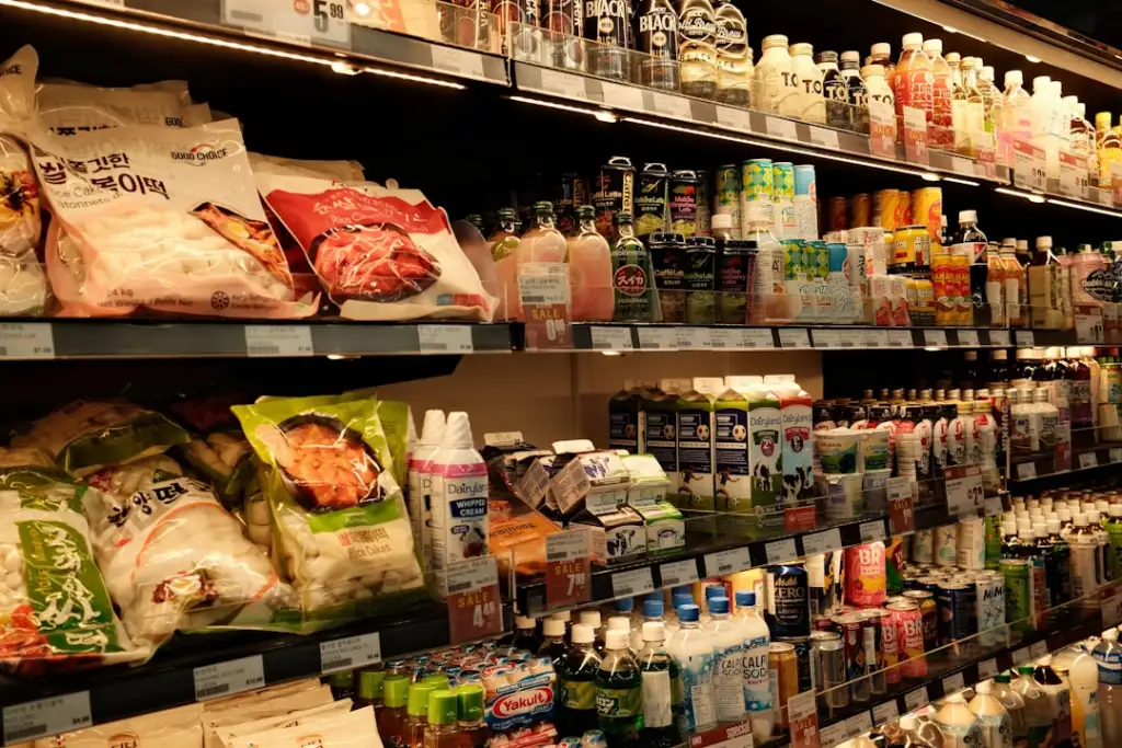 板鞋与帆布鞋生产工艺差异对比及品质管控要点
