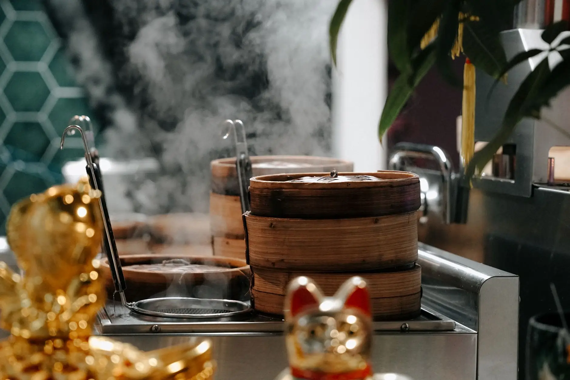 板鞋与帆布鞋生产工艺差异对批发质量的管控影响