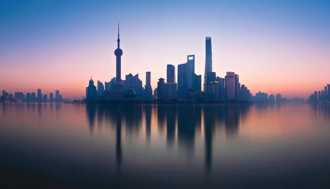2024休闲鞋批发市场观察:运动鞋与帆布鞋款式迭代趋势分析
